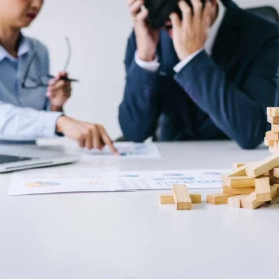 Équipe dans une entreprise au Québec besoin de conseils en règles fiscales, déclarations d'impôts, démarrage d'entreprise. Accompagnement en comptabilité pour entrepreneur.